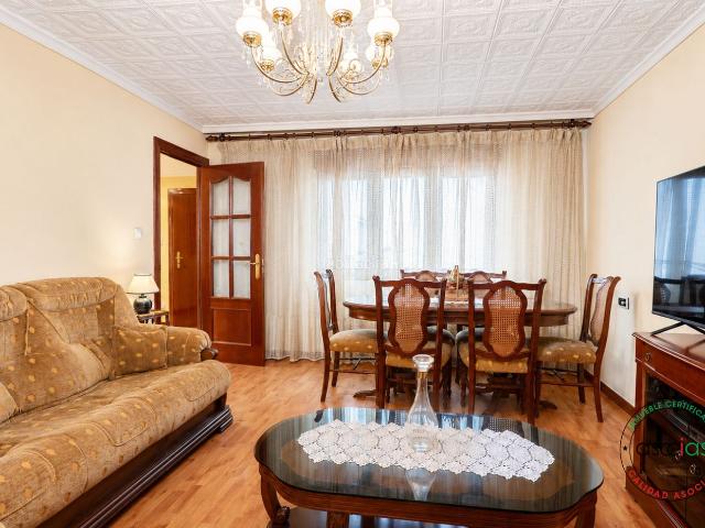 Piso en venta en Gijón, El Natahoyo. VIVIENDA DE 3 DORMITORIOS EXTERIORES EN ZONA NATAHOYO CERCA PASEO NAVAL AZUL. Pisos.