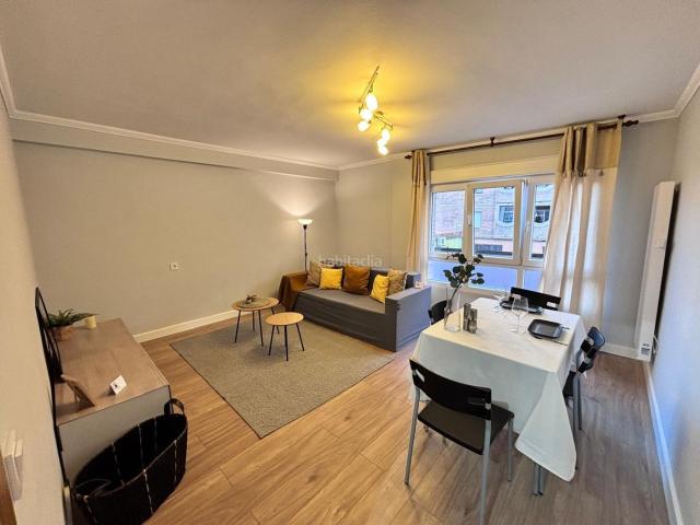 Piso en venta en Gijón, El Bibio Parque. Piso reformado junto a la Plaza de Toros y a 400 metros de la playacon plaza de garaje grande. Pisos.