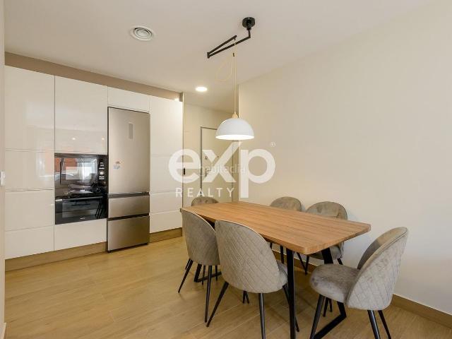 Piso en venta en Gijón, Jove. VIVIENDA EXCLUSIVA Y TOTALMENTE ADAPTADA EN GIJÓN DISEÑO, ACCESIBILIDAD Y CONFORT A ESTRENAR. Pisos.