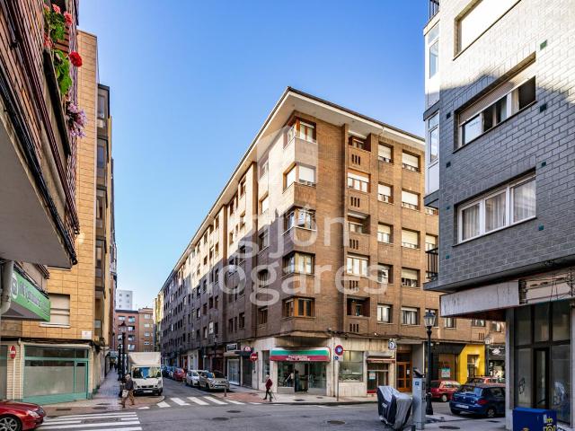 Piso en venta en Gijón, La Arena. Magnífico Piso en Venta en la Codiciada Zona de La Arena, Gijón Descubra esta excepcional oportunidad de adquirir un amplio piso e. Pisos.
