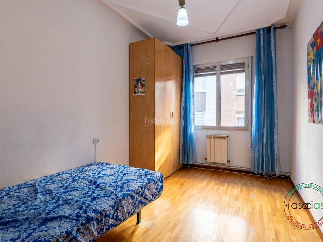 Piso en venta en Gijón, La Arena. AMPLIA VIVIENDA DE 4 DORMITORIOS Y 2 BAÑOS CERCA DE LA PLAYA DE SAN LORENZO EN GIJÓN. Pisos.