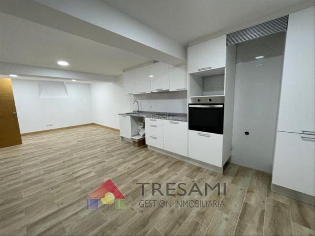 Piso en venta en Gijón, La Arena. Bajo reformado. Pisos.
