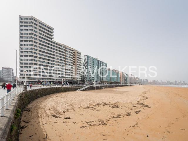 Piso en venta en Gijón, La Arena. Exclusiva vivienda con vistas frontales al mar. Pisos.