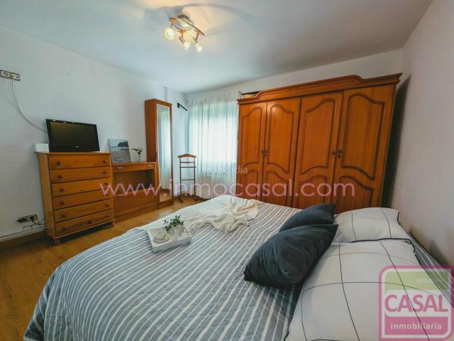Piso en venta en Gijón, La Arena. GIJON Ocasión Única, ATICO en el Barrio de La Arena con terraza orientación Sur y vistas despejadas, dispone de 2 dormitorios, 1 d. Pisos.