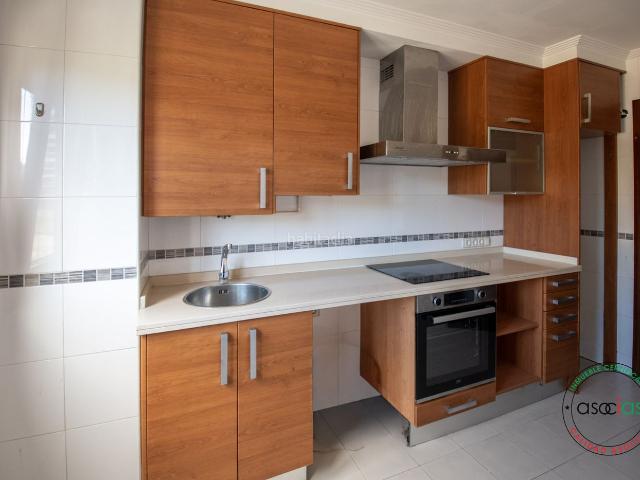 Piso en venta en Gijón, La Calzada. Se vende estupendo piso en una de las zonas más cómodas y prácticas de Gijón, La Calzada. Pisos.