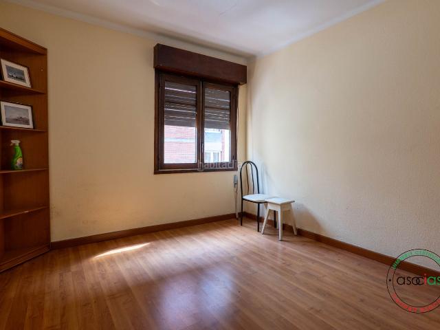 Piso en venta en Gijón, Llano. AMPLIA VIVIENDA EN LA CALLE SAN JOSE DE 4 DORMITORIOS JUNTO A LA AVENIDA SCHULTZ. Pisos.