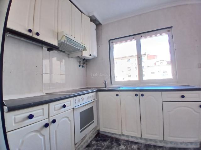 Piso en venta en Gijón, Llano. EL LLANO, segunda planta, con ascensor, EXTERIOR, muy luminosa. Atención a esta increíble oportunidad de adquirir una propiedad en. Pisos.