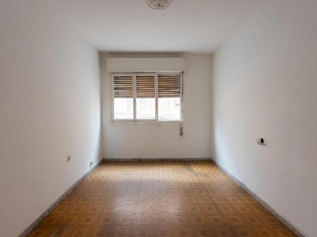Piso en venta en Gijón, Llano. Piso de 3 dormitorios con patio de uso y disfrute privativo de 60 m2 en Severo Ochoa, Gijón. Pisos.