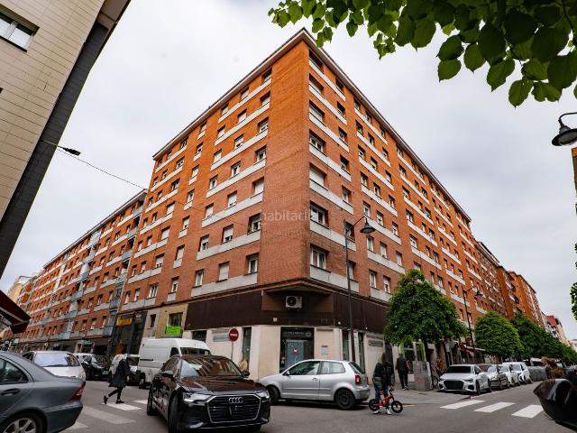 Piso en venta en Gijón, Llano. VENTA VIVIENDA 4 DORMITORIOS 127 M2 EXTERIOR CON GARAJE CL ALONSO OJEDA 21 GIJON 307.000,00. Pisos.
