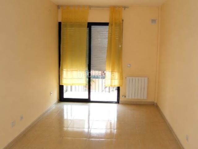 Piso en venta en Girona, Can Gibert del Pla. Adreça aproximada Pis lluminós i acollidor a Can Gibert del Pla, amb una distribució pràctica i llest per entrar a viure. Pisos.