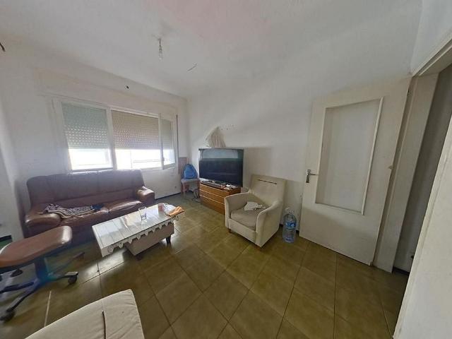 Piso en venta en Girona, de 50 m² 3 habitaciones por 110.000