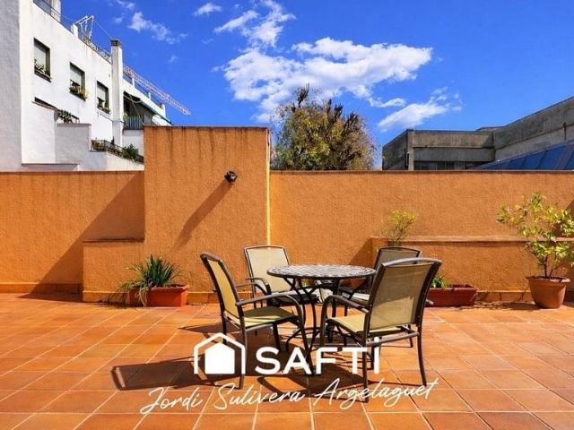 Piso en venta en Girona, de 111 m² 4 habitaciones por 489.000