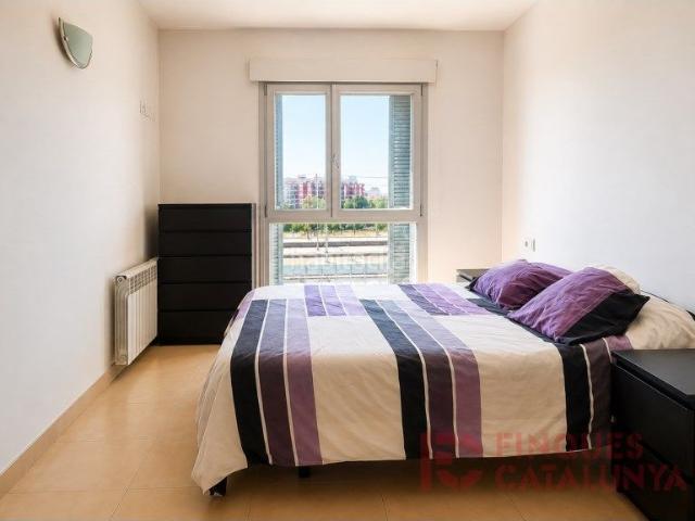 Piso en venta en Girona, Eixample Nord. Modern pis de 2 habitacions amb suite, terrassa i excellents acabats. Pisos.