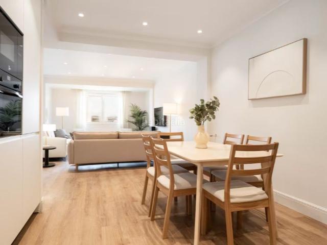 Piso en venta en Girona, La Devesa. Espectacular setena planta amb ascensor, completament reformada i inundada de llum natural. Pisos.