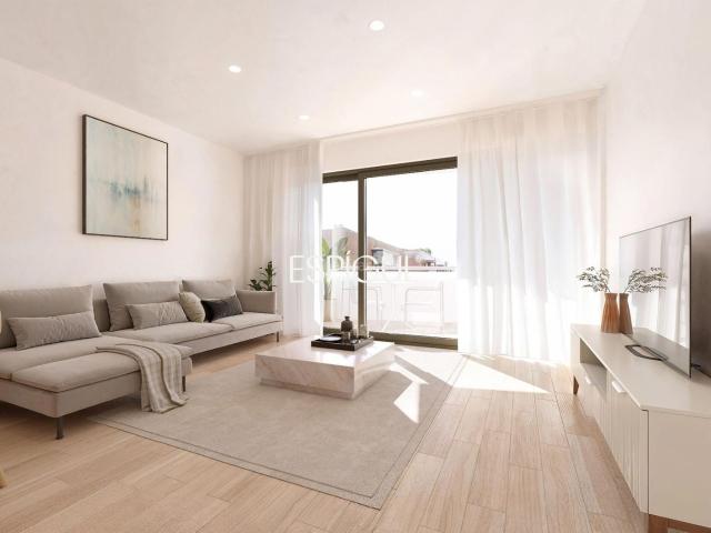 Piso en venta en Girona, La Devesa. Piso en venta con terraza en Girona La Devesa. Pisos.