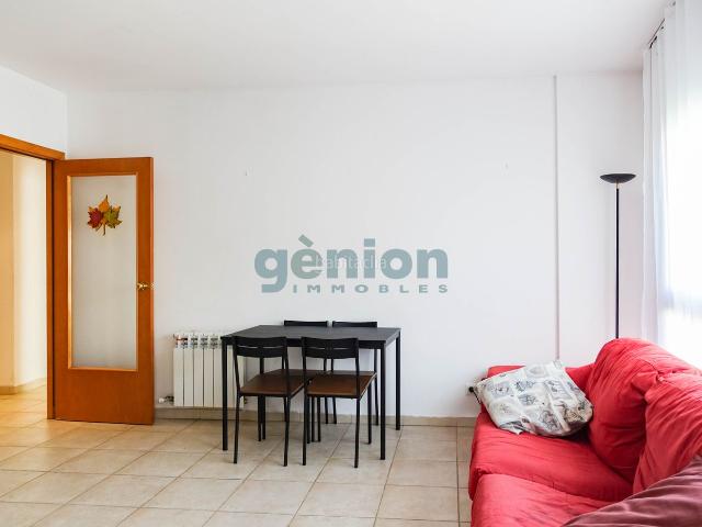 Piso en venta en Girona, Sant Narcis. PISO DE 2 HABITACIONES CON GARAJE CERRADO EN C PERE COMPTE. Pisos.