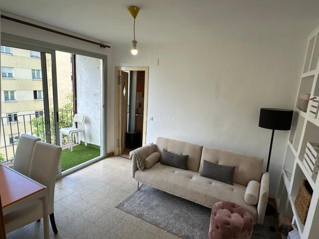 Piso en venta en Girona, Sant Narcis. PISO LUMINOSO, DOS BALCONES Y PARKING. Pisos.