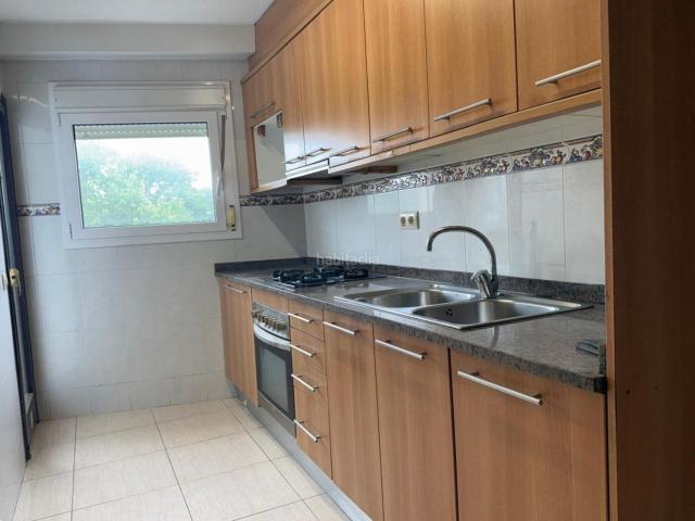 Piso en venta en Girona, Santa Eugenia. PISO EN SANTA EUGENIA CON BALCÓN. Pisos.