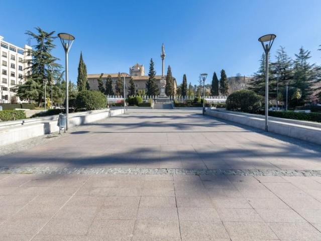 Piso en venta en Granada, Constitucion