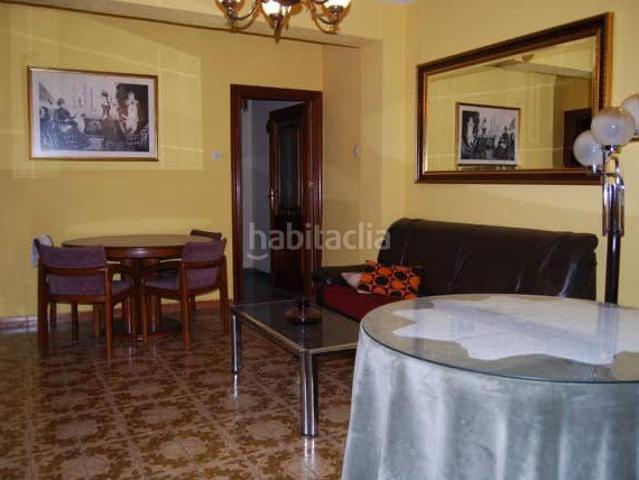 Piso en venta en Granada, Camino de Ronda. AMPLIO PISO CON GRAN POTENCIAL EN ZONA ARABIAL. Pisos.