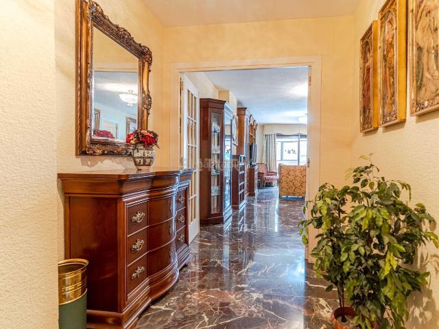 Piso en venta en Granada, Camino de Ronda. FABULOSA VIVIENDA EN EL EMBLEMÁTICO EDIFICIO ATALAYA DE GRANADA. Pisos.