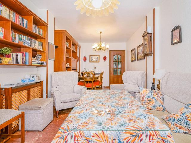 Piso en venta en Granada, Camino de Ronda. GRAN PISO EN ZONA ARABIAL!. Pisos.