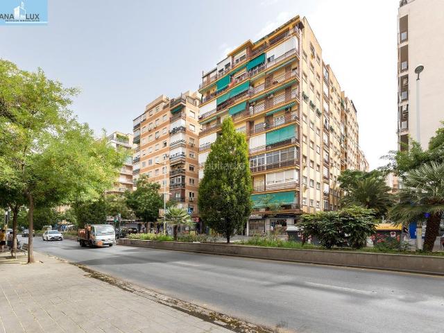Piso en venta en Granada, Camino de Ronda. Gran piso en pleno centro de Granada. Pisos.