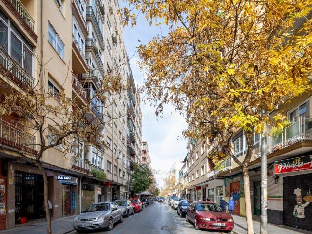 Piso en venta en Granada, Camino de Ronda. Inversores cinco dormitorios gran rentabilidad. Pisos.