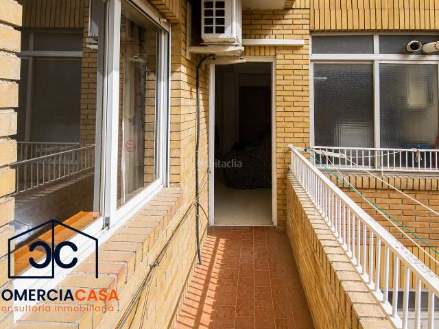 Piso en venta en Granada, Camino de Ronda. Tu nuevo hogar te espera en Camino de Ronda! Si buscas una vivienda con una ubicación privilegiada en Granada, este piso es para t. Pisos.