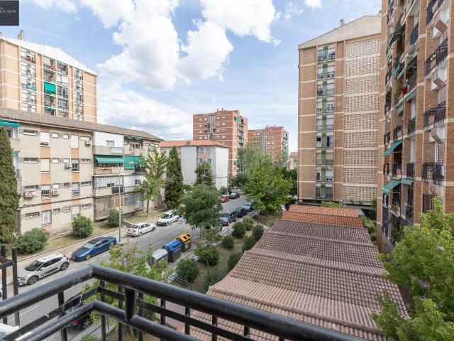 Piso en venta en Granada, Campo Verde. Piso en zona Trafico. Pisos.