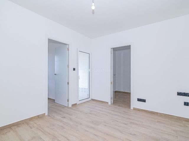 Piso en venta en Granada, Casería de Montijo. VENTA 5 DORMITORIOS. BAÑO. ASEO. REFORMADO. Pisos.