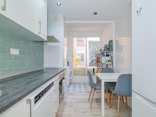Piso en venta en Granada, Casería de Montijo. VENTA 5 DORMITORIOS. BAÑO. ASEO. REFORMADO. Pisos.