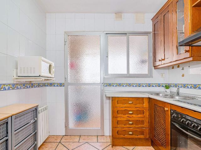Piso en venta en Granada, Castaño Mirasierra. Piso en Granada Martín Pérez de Ayala. Pisos.