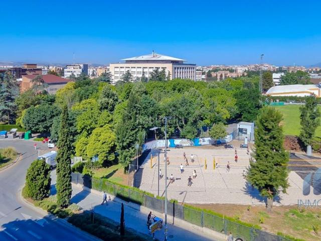 Piso en venta en Granada, Centro Sagrario. ¡ Gran oportunidad, para familias o inversinistas !. Pisos.