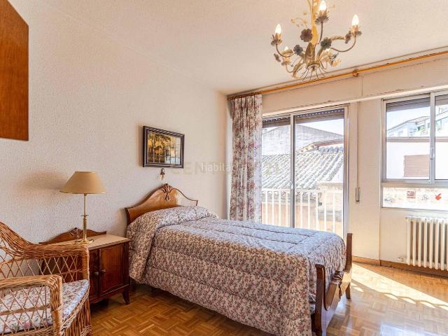 Piso en venta en Granada, Centro Sagrario. GRAN PISO EN ZONA RECOGIDAS CON TERRAZA, GARAJE Y TRASTERO. Pisos.