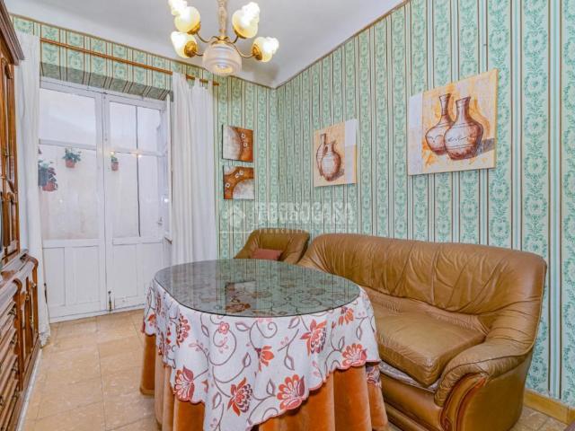 Piso en venta en Granada, Centro Sagrario. Piso en venta en Granada. Pisos.