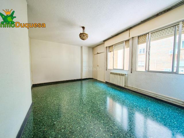 Piso en venta en Granada, Cervantes. Piso de 4 Dorm. en Alminares del Genil de 195 m2 con piscina, sauna y gimnasio. Pisos.