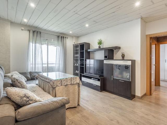 Piso en venta en Granada, Almanjáyar. SE VENDE LUMINOSO Y ESPACIOSO PISO DE VPO CON GARAJE Y TRASTERO EN ZONA PERIODISTAS_GRANADA. Pisos.