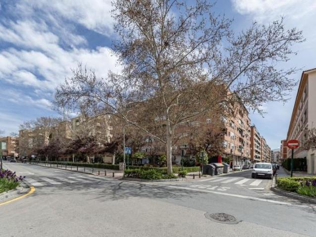 Piso en venta en Granada, Arabial