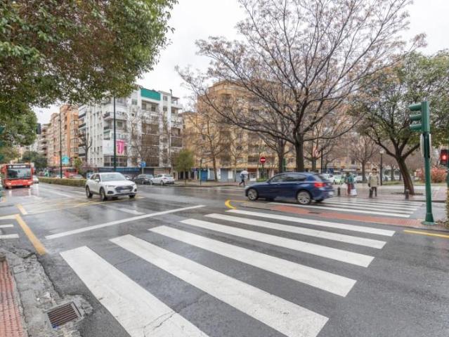 Piso en venta en Granada, Arabial