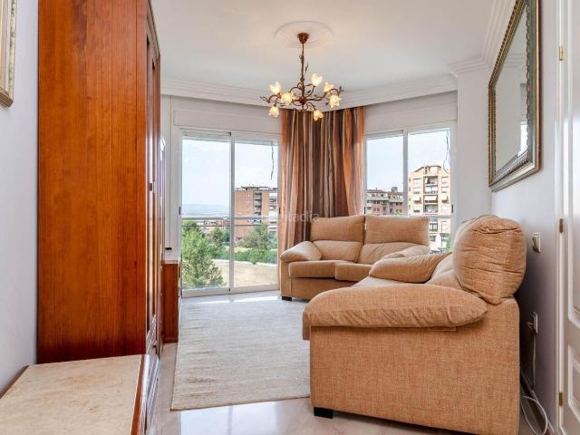 Piso en venta en Granada, Av. F. Garcia Lorca Nueva Estación Autobuses. PISO JUNTO PARQUE ALMUNIA. Pisos.