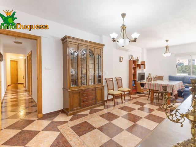 Piso en venta en Granada, Barrio de Zaidín. Piso de 2 Dorm. en la Avda. de America. Pisos.