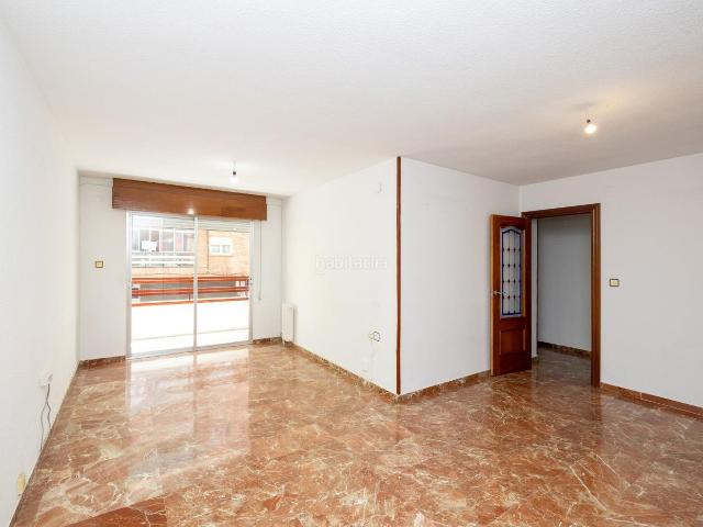 Piso en venta en Granada, Barrio de Zaidín. Pisos.