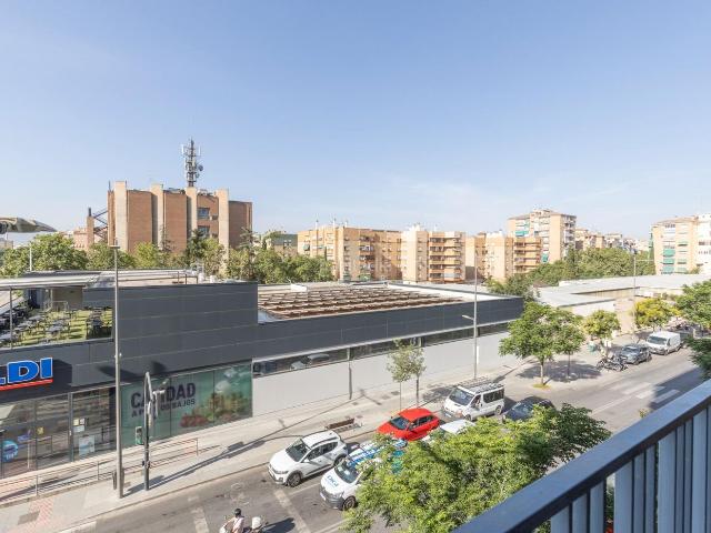 Piso en venta en Granada, Barrio de Zaidín. SE VENDE MAGNIFICO PISO EN CALLE PALENCIA_GRANADA. Pisos.