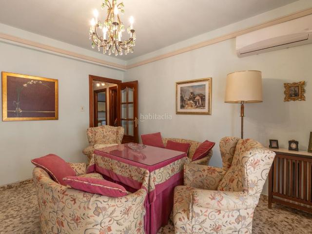 Piso en venta en Granada, Fígares. SE VENDE AMPLIA VIVIENDA EN PLENO CENTRO DE GRANADA CON COCHERA OPCIONAL Y TERRAZA Y PEQUEÑO TRASTERO _GRANADA CENTRO. Pisos.