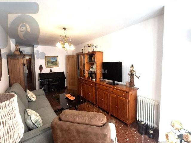 Piso en venta en Granada, La Cruz. Piso en venta en PajaritosPlaza de Toros18014. Pisos.