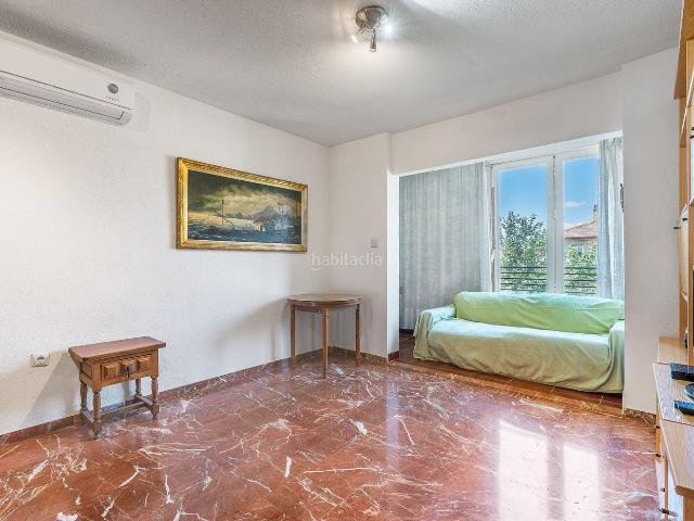Piso en venta en Granada, San Francisco Javier. AMPLIO PISO EN AVENIDA DE PULIANAS. Pisos.