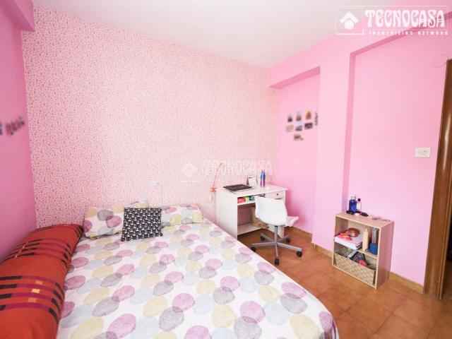 Piso en venta en Granada, San Francisco Javier. Piso en venta en Granada. Pisos.