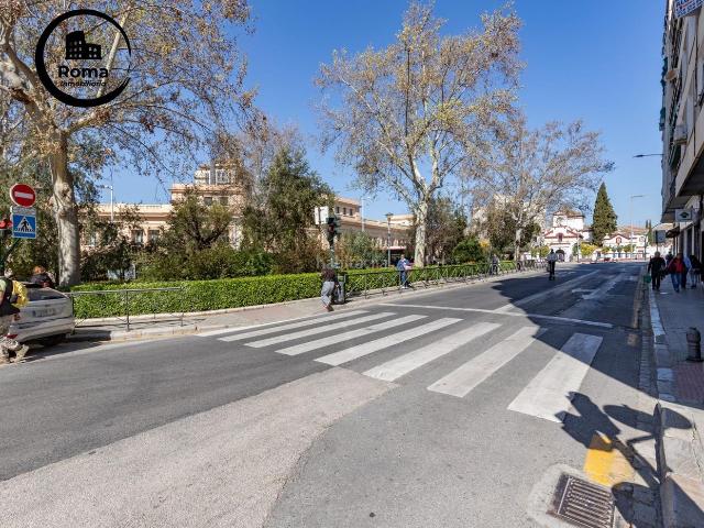 Piso en venta en Granada, San Ildefonso. OPORTUNIDAD DE VENTA DE PISO EN ZONA ANCHA DE CAPUCHINOS. Pisos.