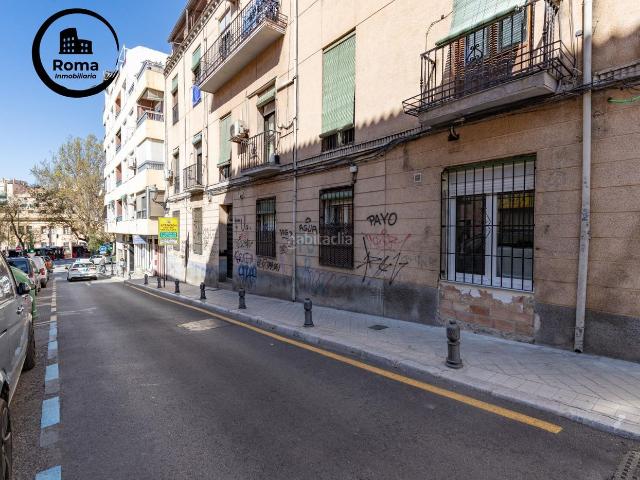 Piso en venta en Granada, San Ildefonso. OPORTUNIDAD DE VENTA DE PISO EN ZONA ANCHA DE CAPUCHINOS. Pisos.